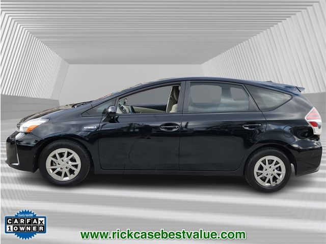 2016 Toyota Prius v Five