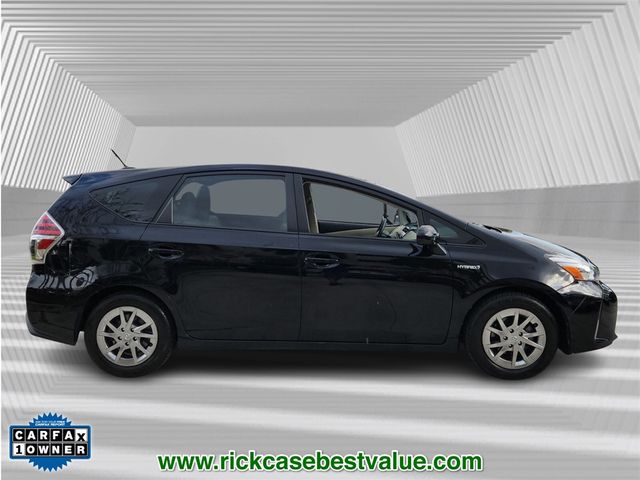 2016 Toyota Prius v Five