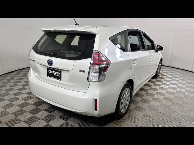 2016 Toyota Prius v Five