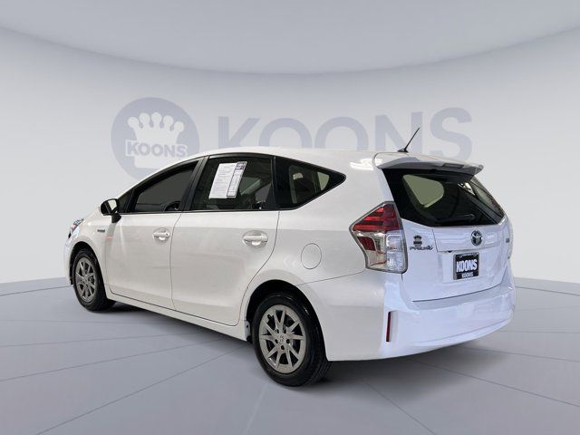 2016 Toyota Prius v Two