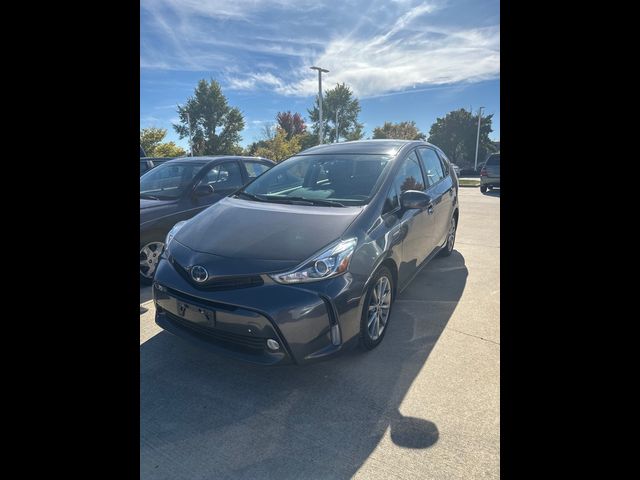 2016 Toyota Prius v Five