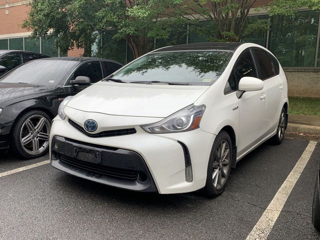 2016 Toyota Prius v Five