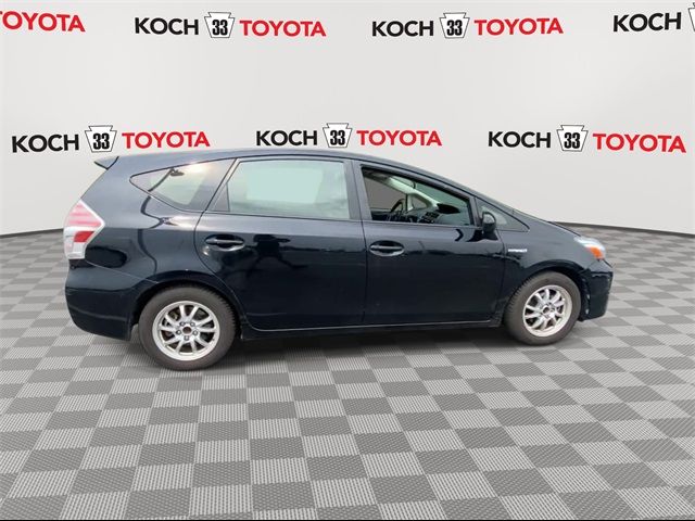 2016 Toyota Prius v Five