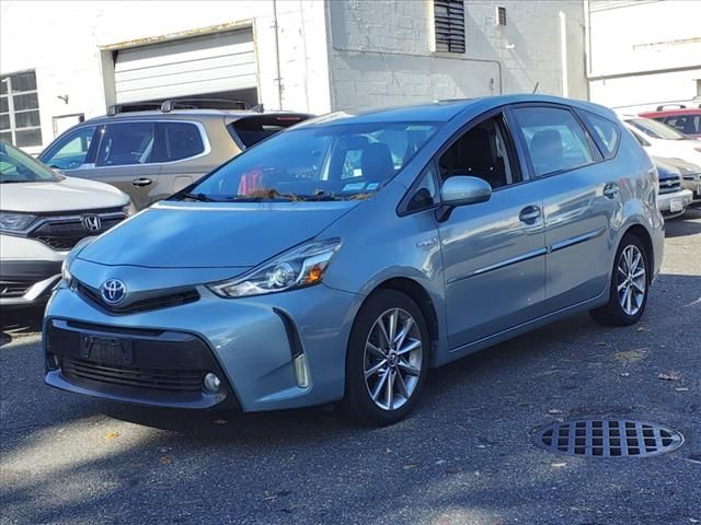 2016 Toyota Prius v Five