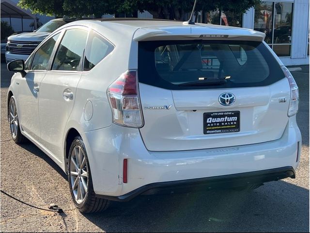 2016 Toyota Prius v Five