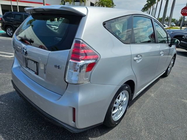 2016 Toyota Prius v Three