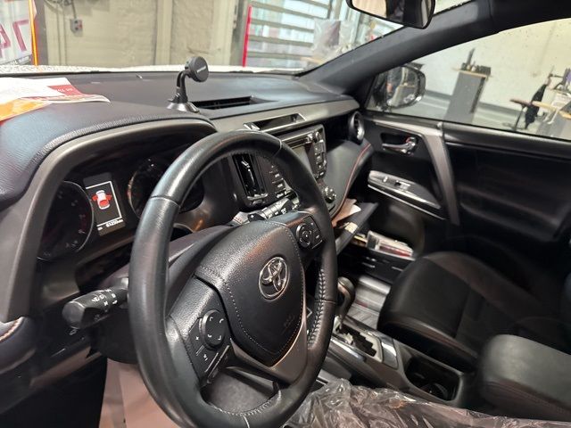 2016 Toyota RAV4 SE