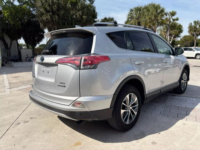 2016 Toyota RAV4 Hybrid XLE