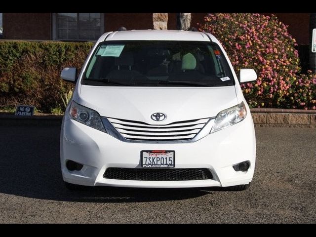 2016 Toyota Sienna 