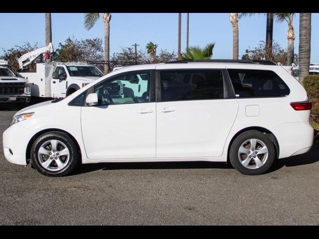 2016 Toyota Sienna 
