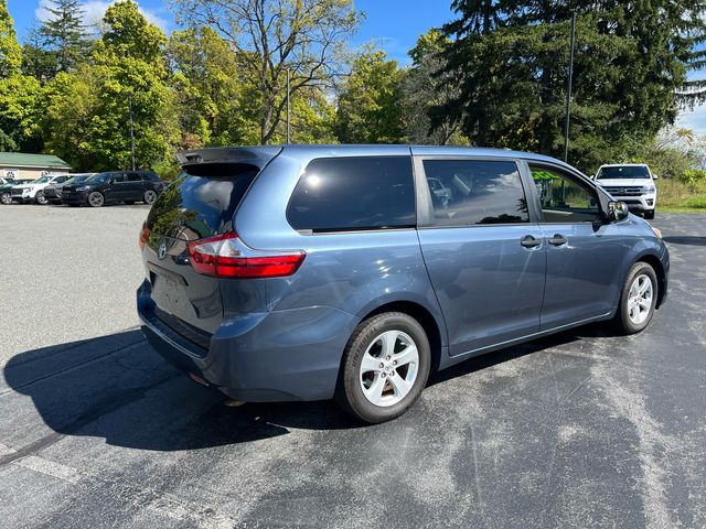 2016 Toyota Sienna L