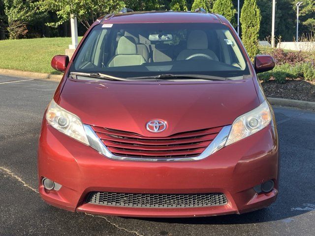 2016 Toyota Sienna LE