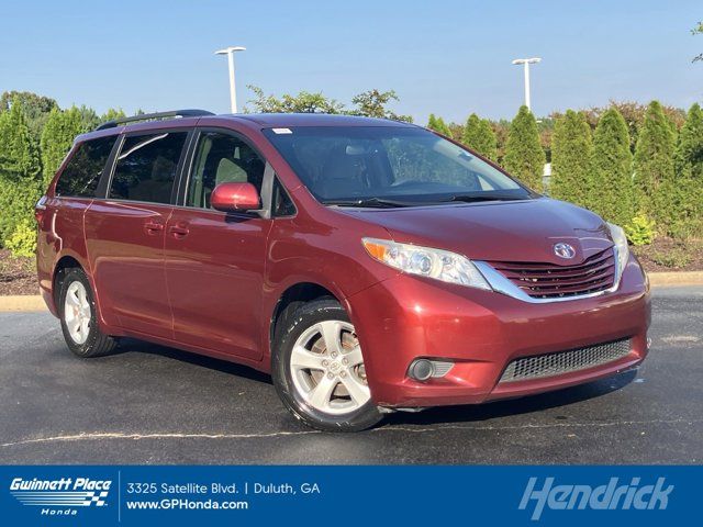 2016 Toyota Sienna LE