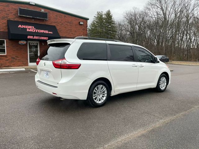 2016 Toyota Sienna XLE