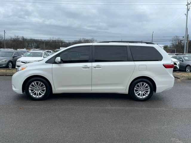 2016 Toyota Sienna XLE