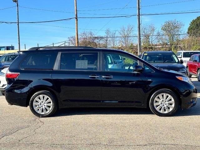 2016 Toyota Sienna XLE