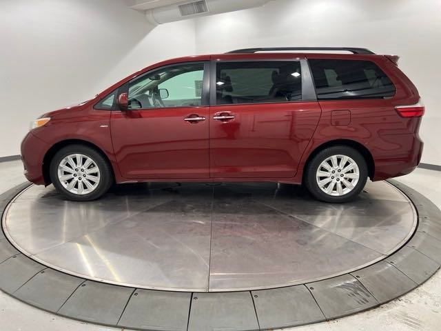 2016 Toyota Sienna 