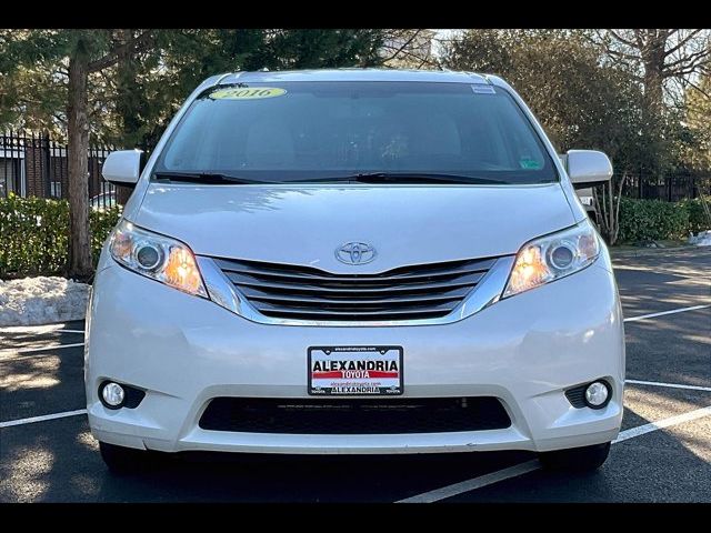 2016 Toyota Sienna 