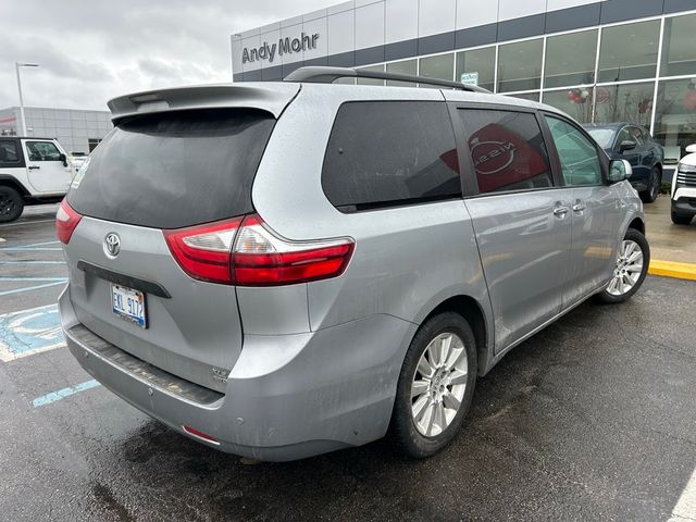 2016 Toyota Sienna 