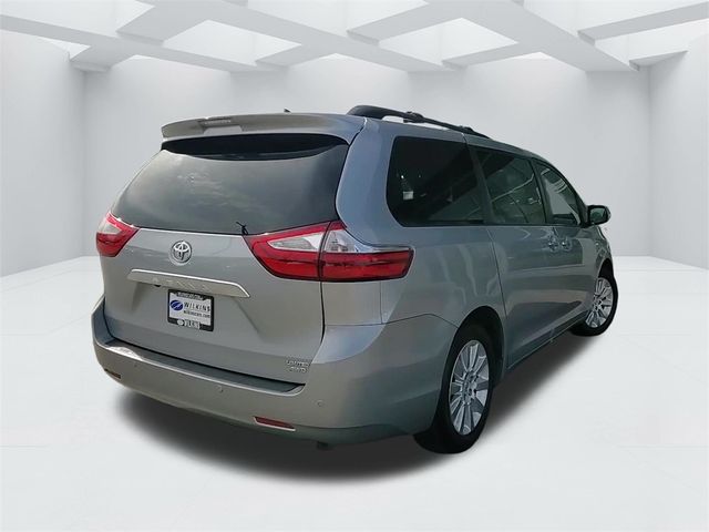 2016 Toyota Sienna 