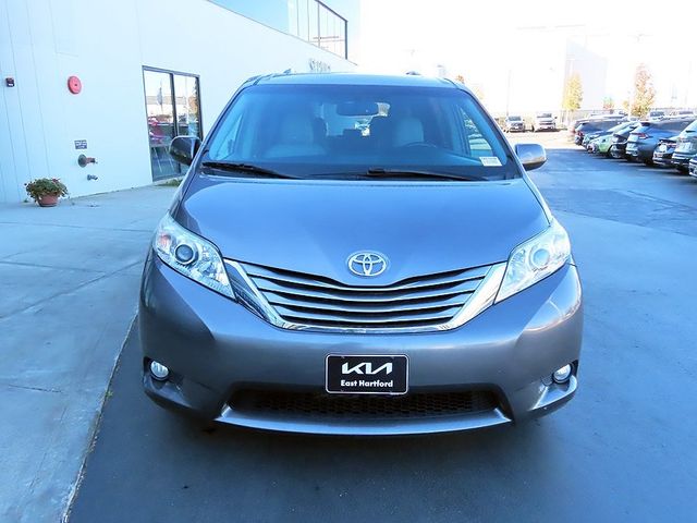 2016 Toyota Sienna 