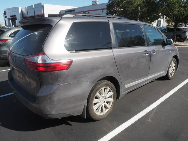 2016 Toyota Sienna 