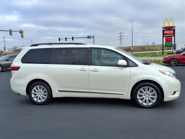 2016 Toyota Sienna XLE