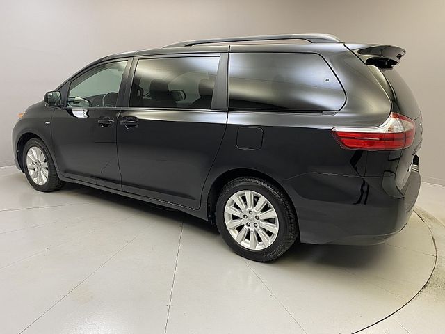 2016 Toyota Sienna LE