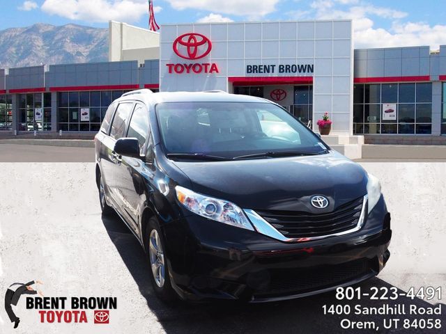 2016 Toyota Sienna LE