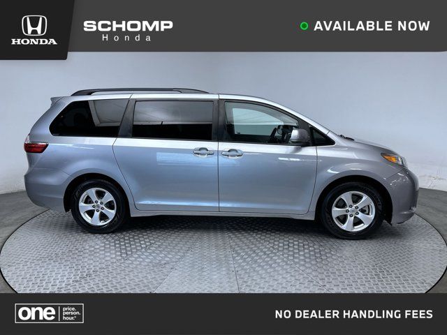 2016 Toyota Sienna LE