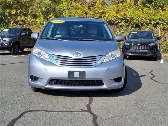 2016 Toyota Sienna 