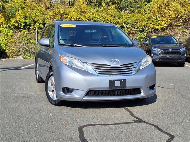 2016 Toyota Sienna 