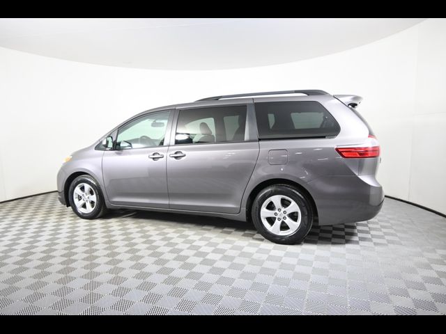 2016 Toyota Sienna LE