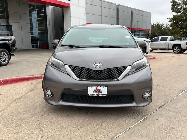 2016 Toyota Sienna SE