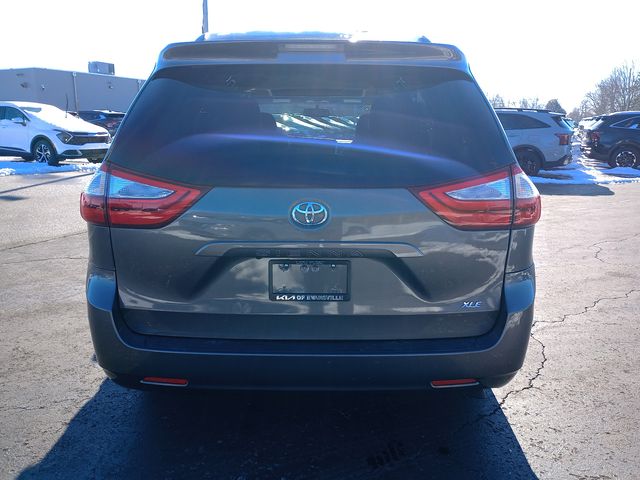 2016 Toyota Sienna XLE