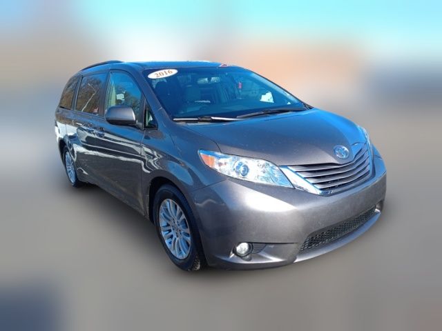 2016 Toyota Sienna XLE