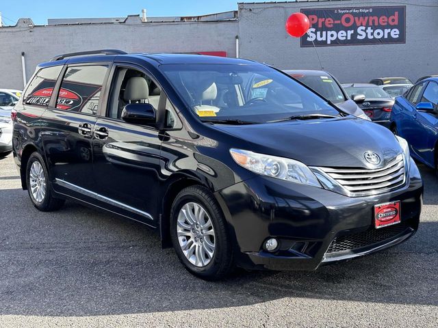 2016 Toyota Sienna XLE