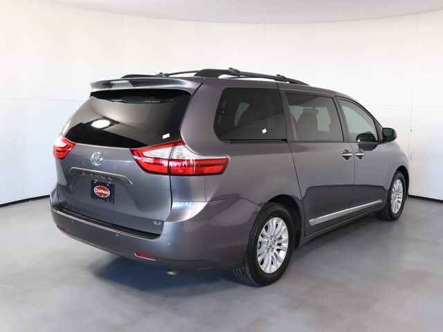 2016 Toyota Sienna 