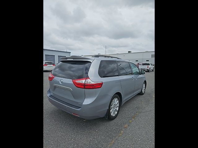 2016 Toyota Sienna 