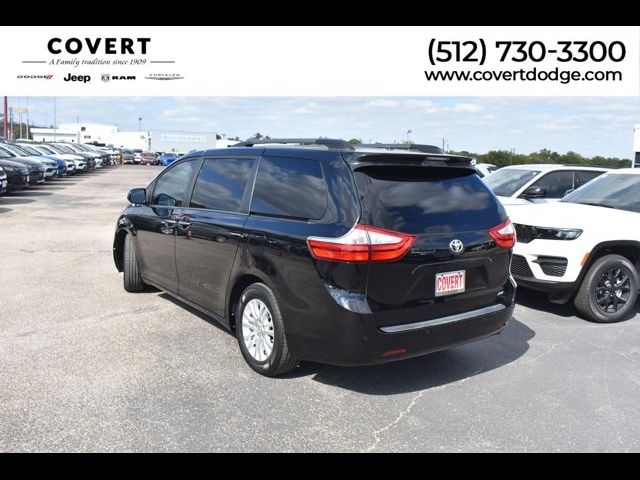 2016 Toyota Sienna 