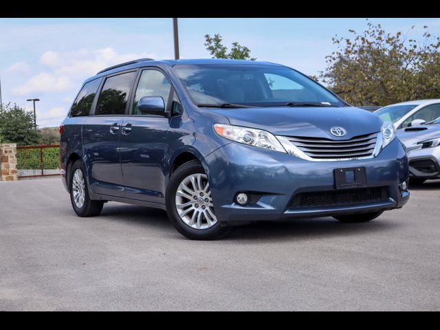 2016 Toyota Sienna XLE