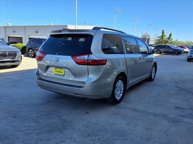 2016 Toyota Sienna XLE Premium