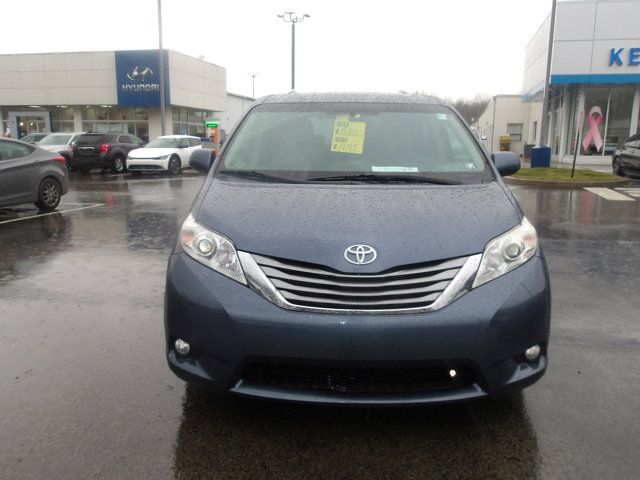 2016 Toyota Sienna 