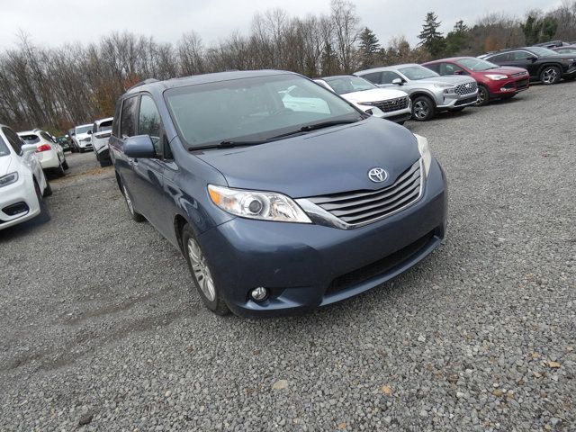 2016 Toyota Sienna 