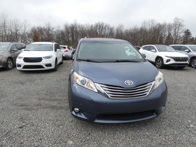 2016 Toyota Sienna 