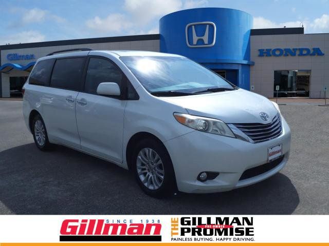 2016 Toyota Sienna XLE