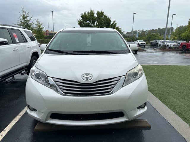 2016 Toyota Sienna 