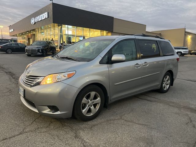 2016 Toyota Sienna 