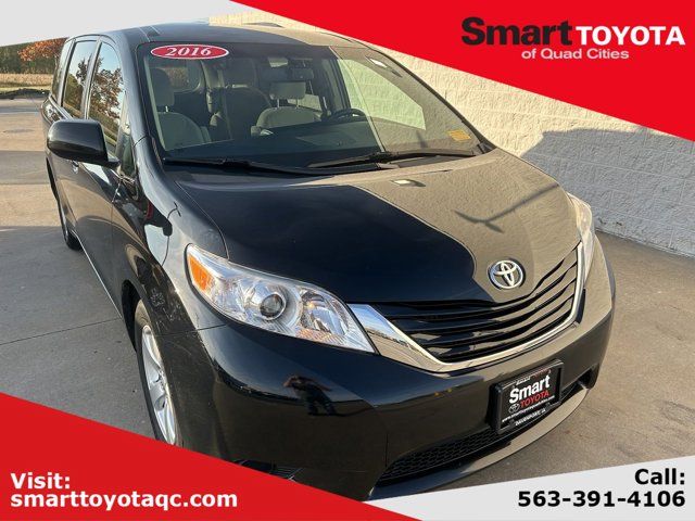 2016 Toyota Sienna LE