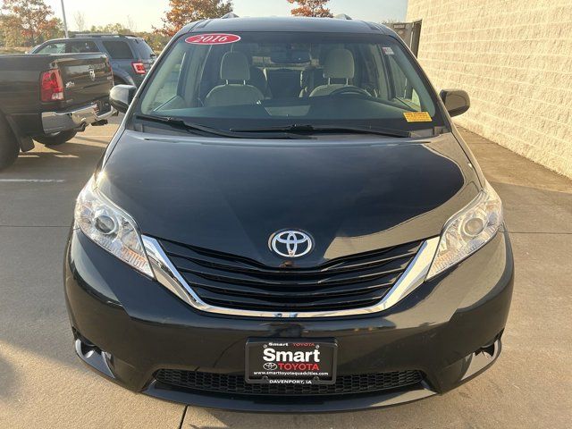 2016 Toyota Sienna LE